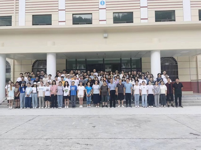 5c58b155b4714083b0d80eea7b17e0bc.jpg 合影照片.jpg