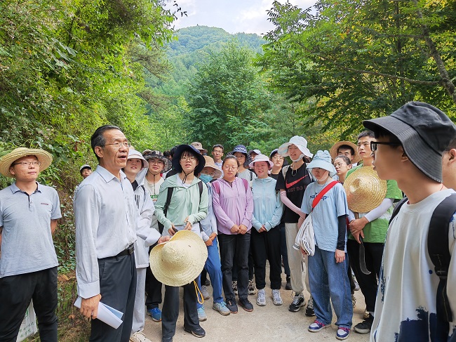 c867526d90da4f9a95eb80614dbb3a7e.jpg 森林经理实习照片.jpg