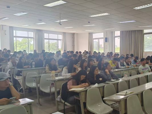 年级大会2.jpg